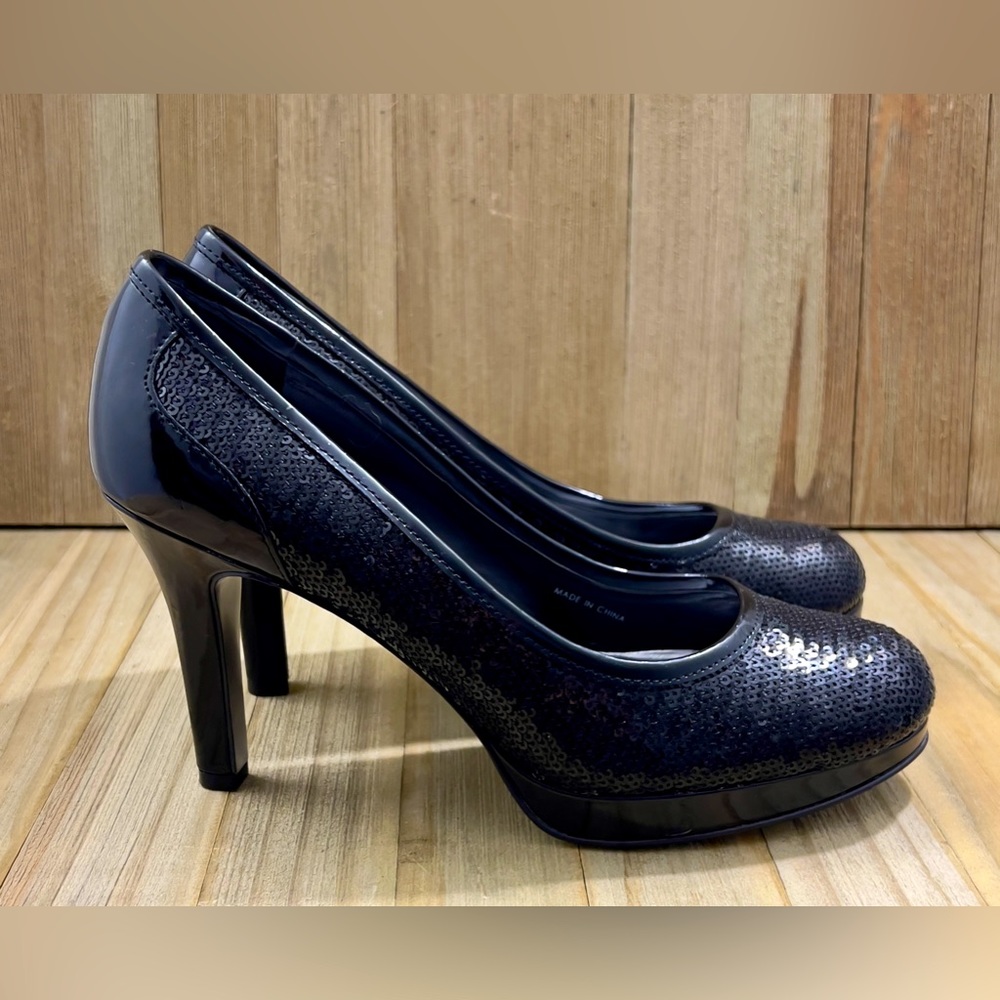 Tahari Black Sequins‎ heels